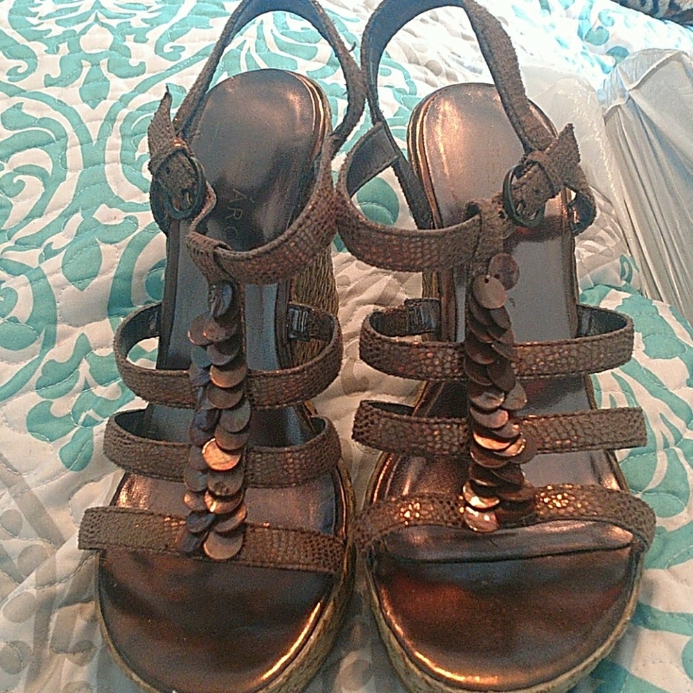 Brown wedges